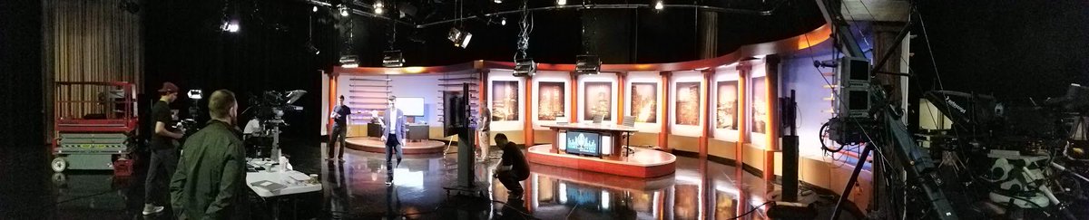 FuturesTrader71's tweet photo. Shooting of the premiere of a new trading show with @AnthonyCrudele and @YraHarris yesterday. Great looking set: #ES_F #Trading #FuturesTV https://t.co/OmXqGpK9I7