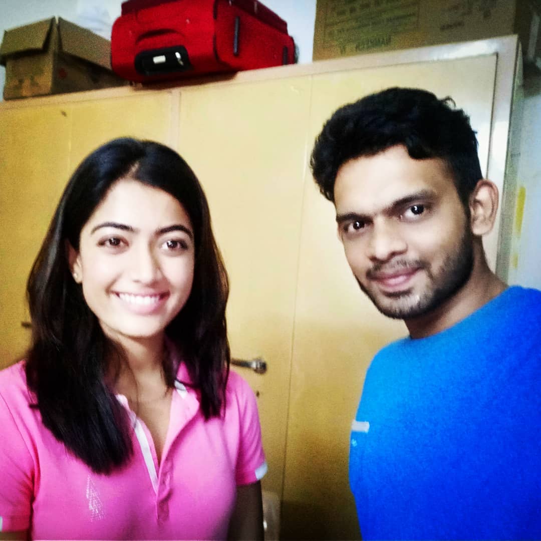 AIRashmikaFc's tweet photo. Recent Selfies @iamRashmika ❤❤
#DearComrade Set  #RashmikaMandanna https://t.co/mS6QadBUAc