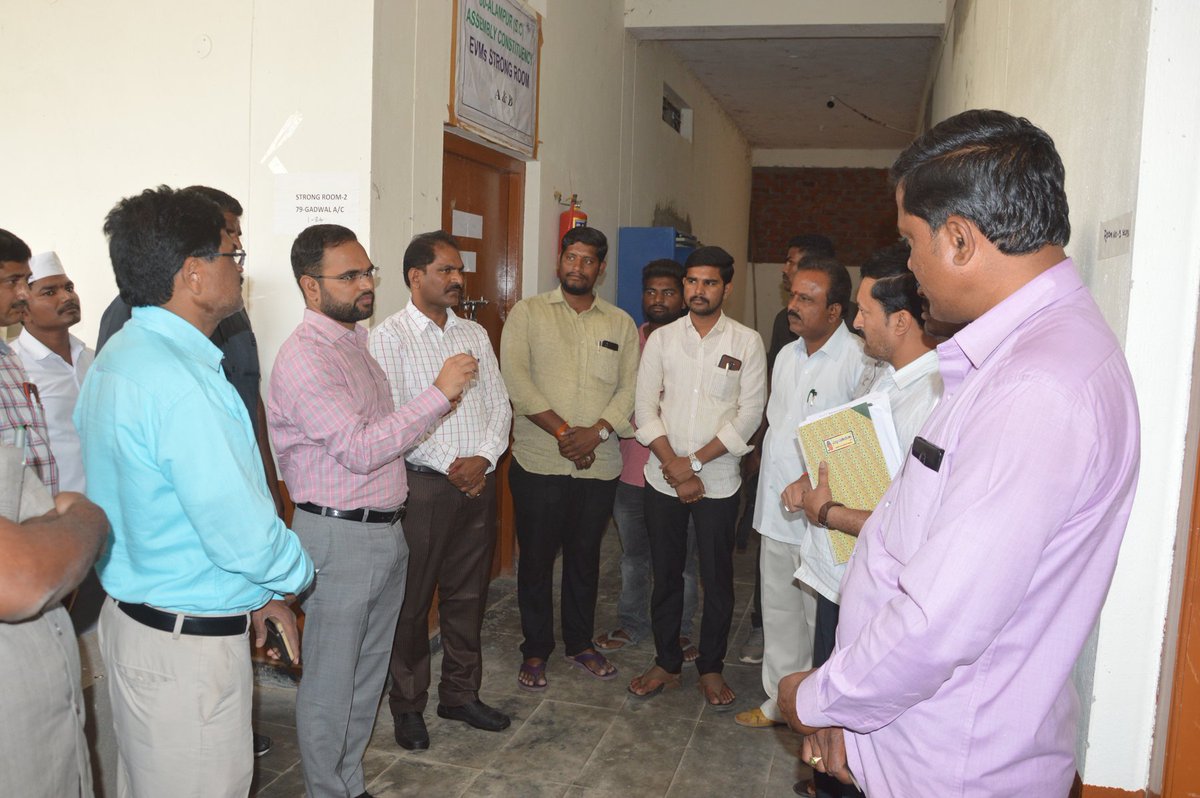 DEO_Gadwal's tweet photo. District Collector visited the #EVM/VVPATs  Strong-Room along with Joint Collector and RDO in connection with ensuing #LokSabha Election,2019.

@ceotelangana 
@electioncomms 
@DEO_Gadwal https://t.co/jGWwHIK5Bl