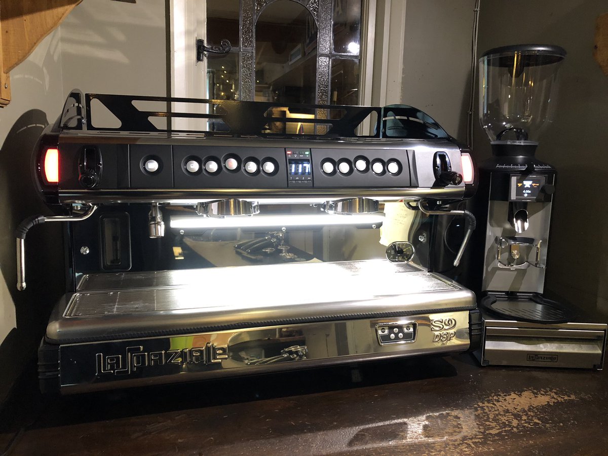 Coffeemend's tweet photo. New S9 installed and setup up with Anfim OD 😊 #espressomachine https://t.co/Cl8tddCt2t