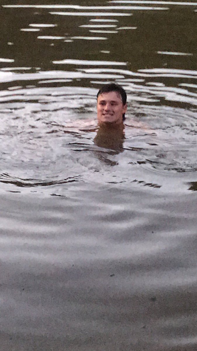 Fron_9's tweet image. HAPPY 19th DUMPTRUCK #SukItNerd #PlayGround