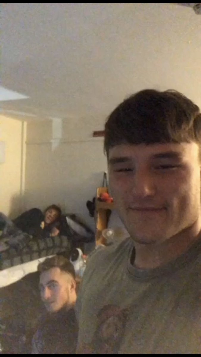 Fron_9's tweet image. HAPPY 19th DUMPTRUCK #SukItNerd #PlayGround