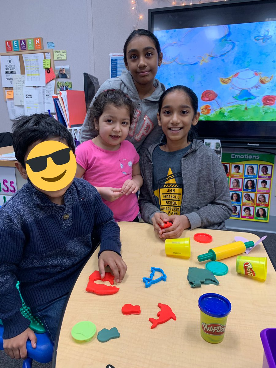 mrsconoscenti7's tweet photo. “Whenever I come to your class it reminds me of my childhood and makes me happy.” ~ Mercy from @MissLyons28 class! 😂😍❤️#ReverseIntegration #FunFriday #LetsPlay @JMDragons5 https://t.co/qAS0C1T4V0