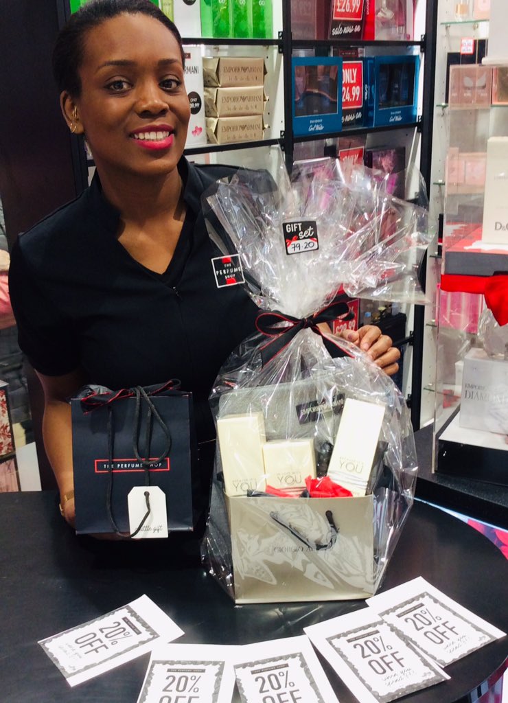 TPSderby078's tweet photo. Come in store and bag this amazing offer 20% off when you spend £60 or more! 
In this cellowrap you get the NEW Armani in love with you 30ml, 100ml shower gel and body lotion all for £79.20 including our free Armani gym bag🤯🙈 what a bargain😳 @intuDerby @TPSderby078 @nicholago https://t.co/Kgph1x1sV4