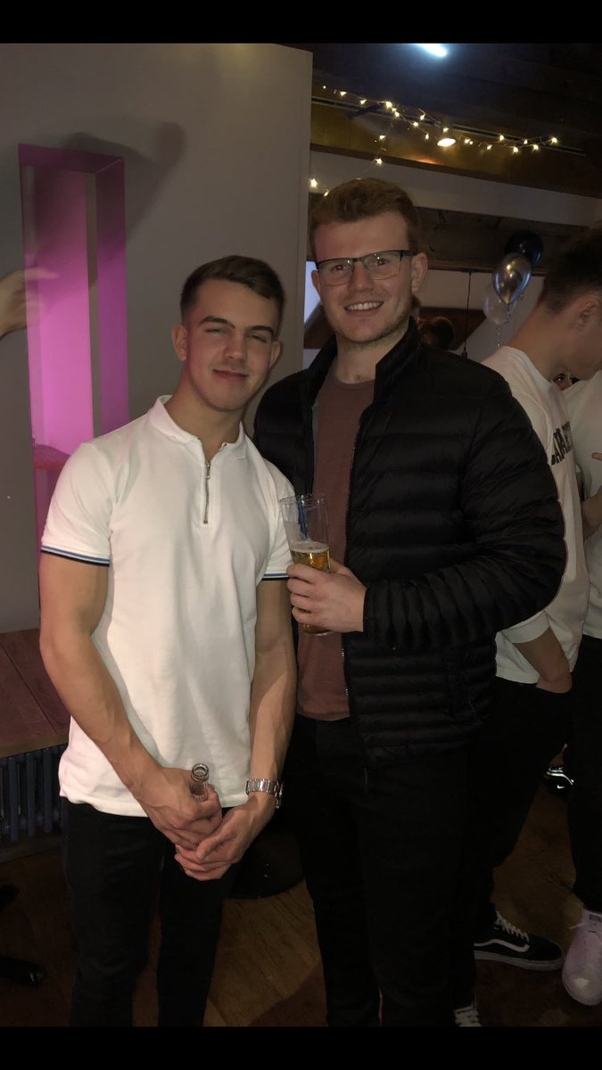 jonnybeardsmore's tweet photo. @dantodd1998 happy birthday🥳 https://t.co/FUXffntmjK