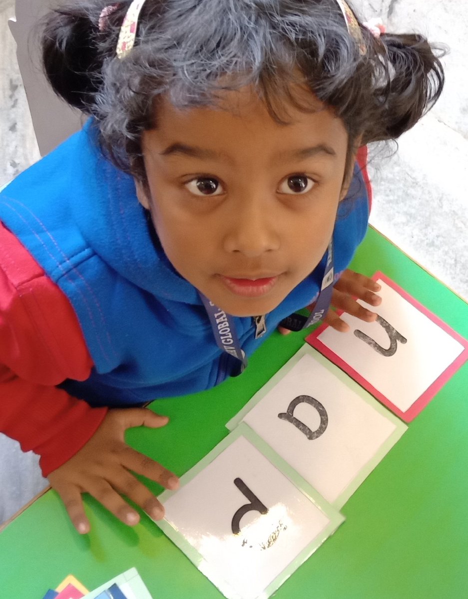 SujataPurkayas3's tweet image. Our little learners are busy in making small words with sounds.... #SDG4 #languageskill #sounds #smallwords #learningbydoing #nexusofgood @supritichauhan @rgsnoida