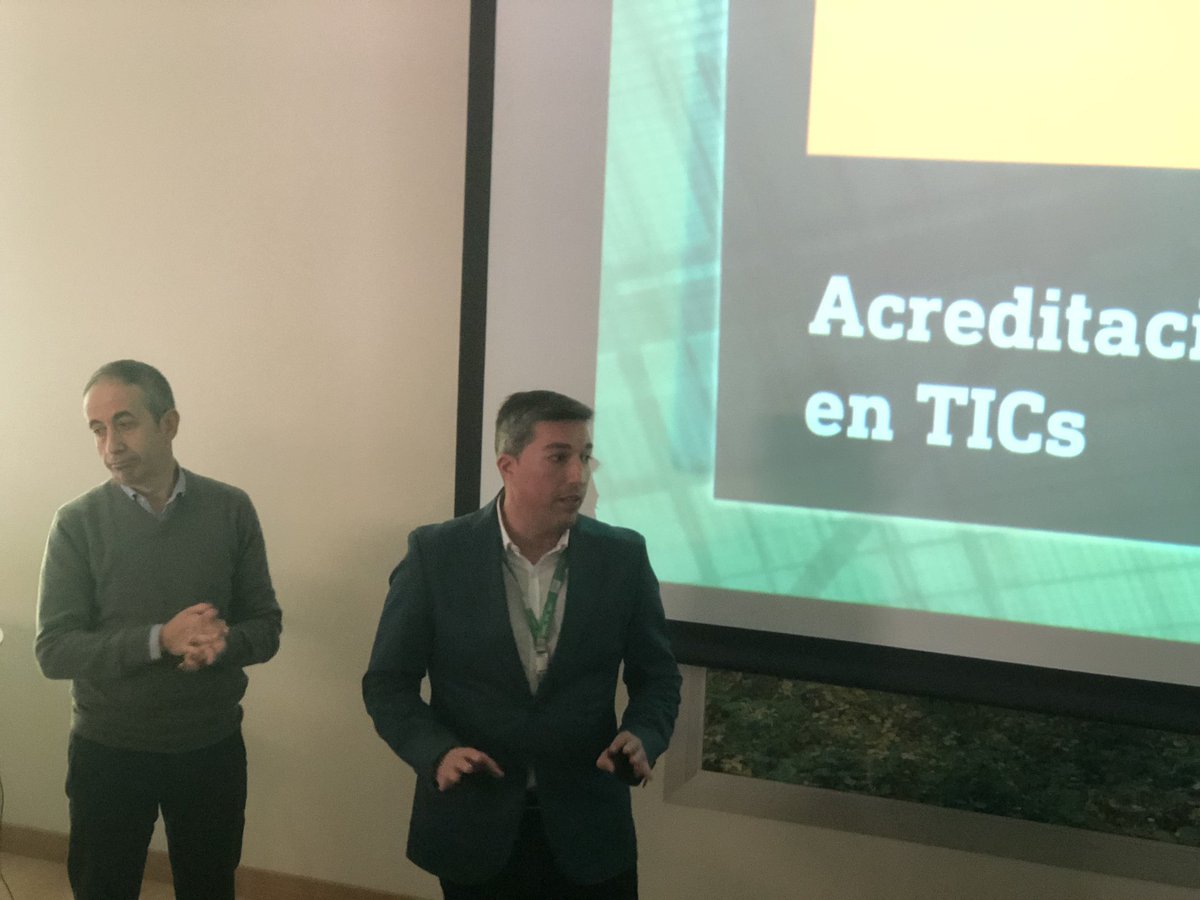 AinhoaMarcosEC's tweet image. La importancia de las acreditaciones #TransformacionEnElAula2019  @Camarabilbao @Med_Interactiva #certinet #CompetenciasDigitales