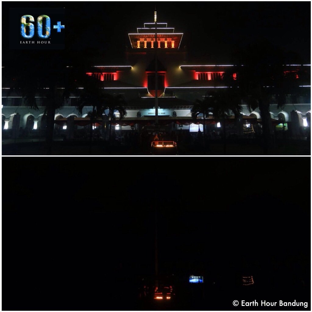 EHindonesia's tweet photo. #EarthHour juga diadakan di Bandung yang diinisiasi oleh @EHbdg. Gedung sate dan Trans Studio Mall menjadi venue utama penyelenggaraan #EarthHour Bandung di tahun 2018. #IniAksiku #Connect2Earth https://t.co/HRIMV26Fyb