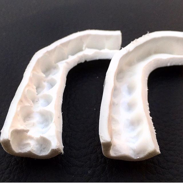 左のくっきりした歯型がboostector
右が通常のマウスガードです
全然違うんです💪

#boostector #ブーステクター #mouthpiece #マウスピース #mouthguard #マウスガード bit.ly/2MVoN6x