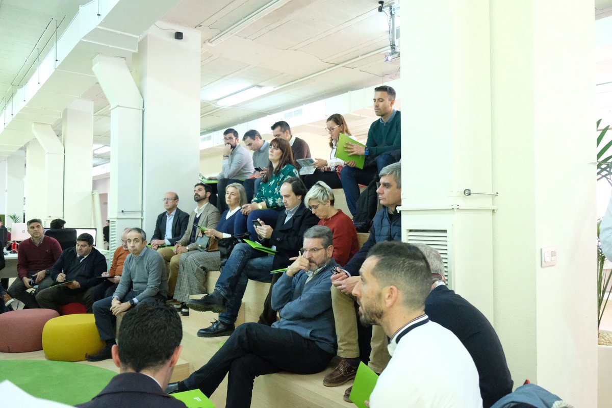 educaciondirect's tweet image. Tecnologías pensadas para el desarrollo de personas. II Jornada de #TransformacionEnElAula2019 @albaydar @CECEAndalucia @camaradesevilla @Camarabilbao @Med_Interactiva #certinet #CompetenciasDigitales  @SalesianosCadiz @eSalesianas