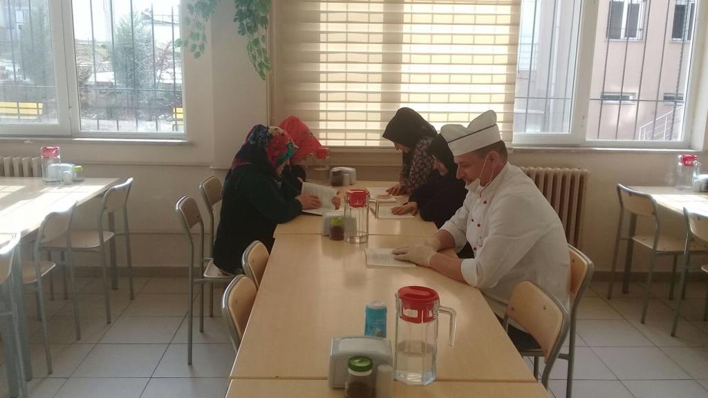 Vezirköprü hatice kemal kayalıoğlu fen lisesi okuyor

#SamsunOkumaVakti <a href="/CoskunESEN57/">Coşkun ESEN</a> <a href="/ziyaselcuk/">Ziya Selçuk</a> <a href="/osmankaymk/">Osman KAYMAK</a>