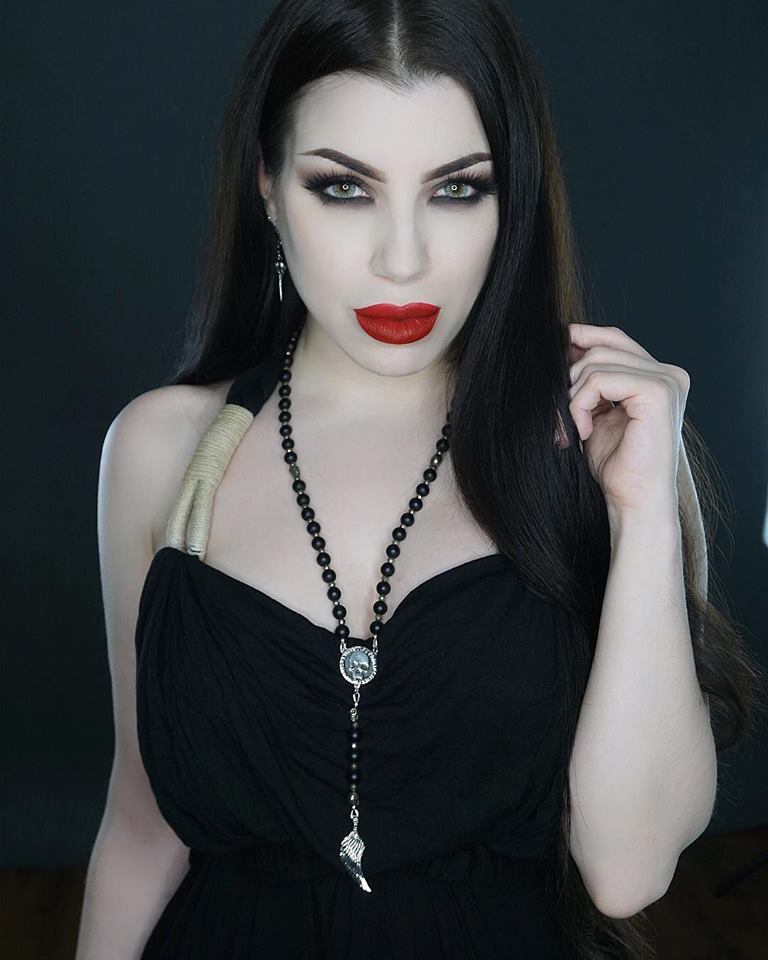 Elegant Gothic Fashion by Threnody In Velvet
