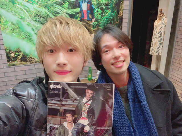 saotome_joji's tweet photo. 先日、glamdの展示会にいってきました!なおぴーも。
カタログに私載せていただきました!
素敵な服がたくさんでした!!
#glamd https://t.co/hhJp1JcHll