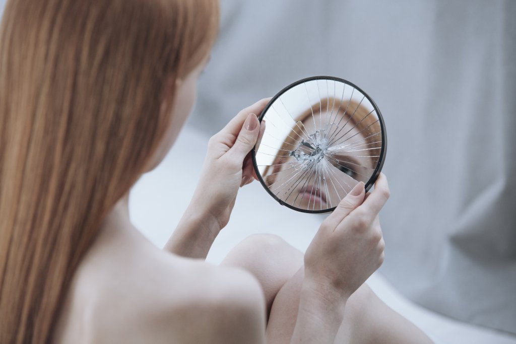 Cosmetic129HS's tweet photo. Image obsessed culture: Instagram is a major influencer of the young psyche suggests The Times…a blog by leading plastic surgeon, Ms Angelica Kavouni https://t.co/7WEoIhbrXW https://t.co/tWpVQzGWrV