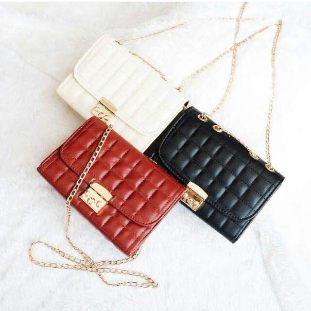 riskachaw's tweet photo. Saya menjual Leya bag/slin... seharga Rp69.000. Dapatkan produk ini hanya di Shopee! https://t.co/b7CvPyaUsW #ShopeeID https://t.co/nMnsPbiN7U