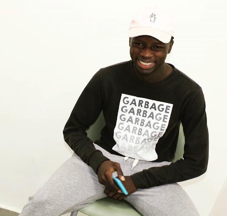 aun_sga's tweet photo. Happy Happy Birthday wishes to our favorite dancer and PRO @Arabs_Ab . We wish you peace, joy and abundant blessings. More love brother! 👏🏾👏🏾🎂🎂 https://t.co/sYxic2gaJo