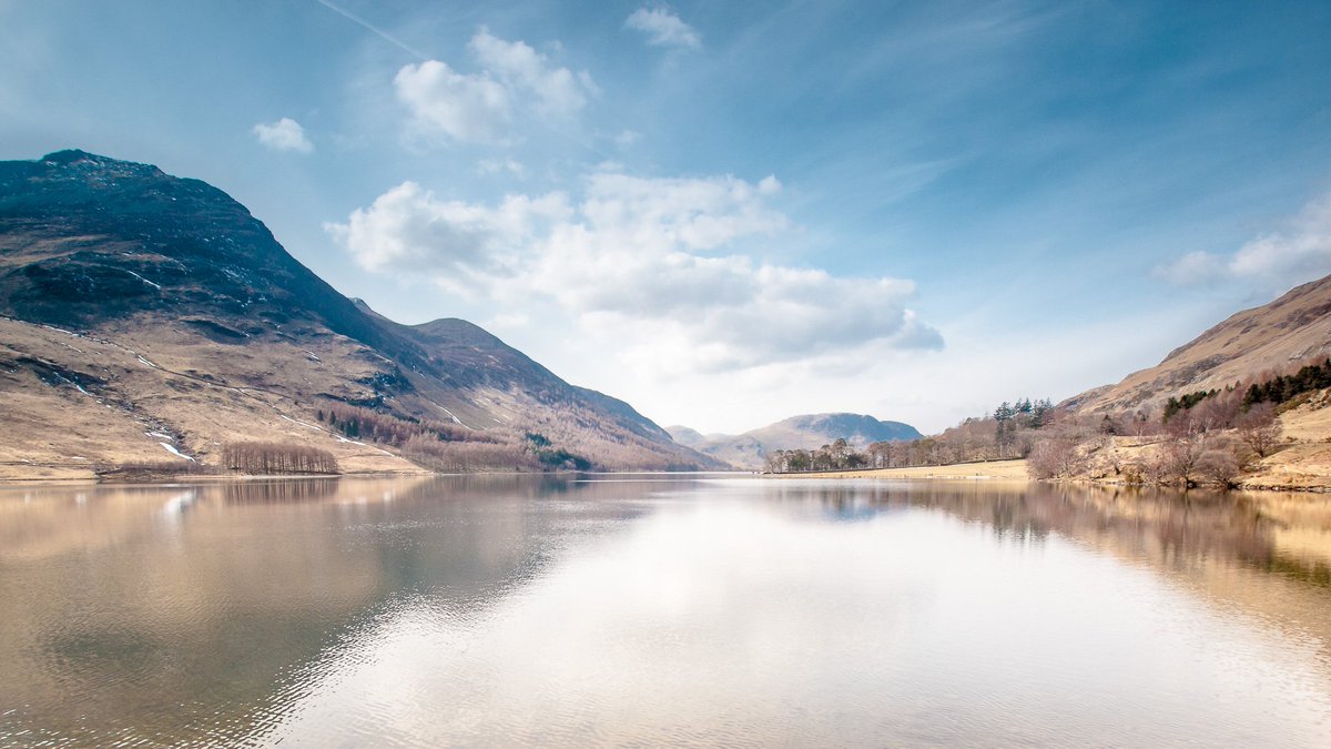 Buttermere calm - the Lake District @ThePhotoHour #ThePhotoHour @EarthandClouds @LakeDistrictPR #LakeDistrict