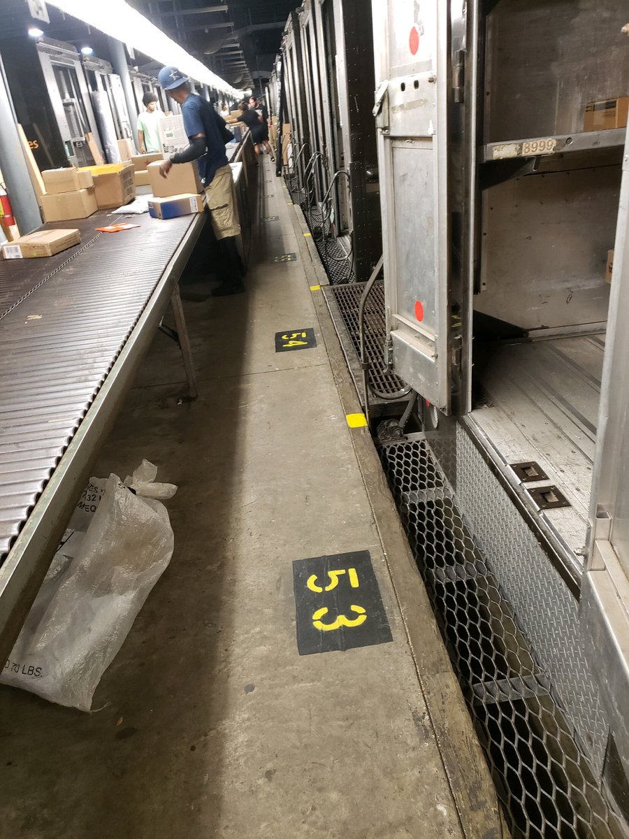 Brown Belt with #cleanlines two hours into the sort. Great job Team. Set the standard ⁦<a href="/rwalker02jr1/">TampaPreload</a>⁩ ⁦<a href="/tomziolkowski/">Tom Ziolkowski</a>⁩ ⁦@FloridaUPSers⁩