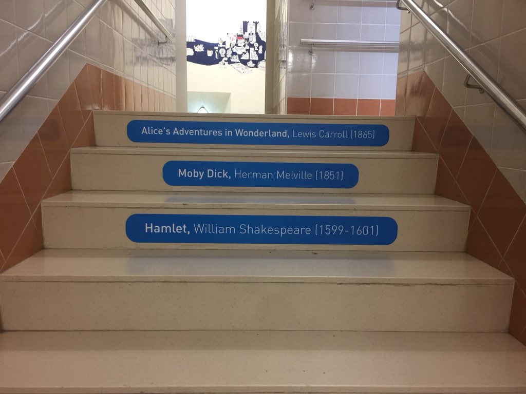 EscolapiesFIG's tweet photo. Perquè tots els espais són educatius continuem decorant les parets, el terra i les escales de la nostra escola! #Llançat https://t.co/DqWklHYRzx
