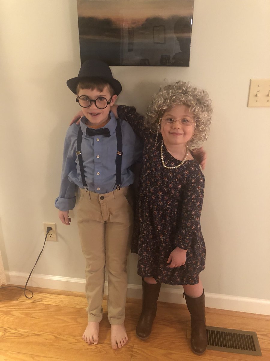 erinrayfieldnc's tweet photo. Ma and Pa #100thDayofSchool https://t.co/ZCJFDJtb36