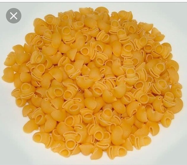 _marialopeez's tweet photo. En mi clase tenemos una duda, como se llama esta pasta? 
RT: Manolitos
FAV: TIburones
 
Coment si caracoles https://t.co/PQHK18VlBC