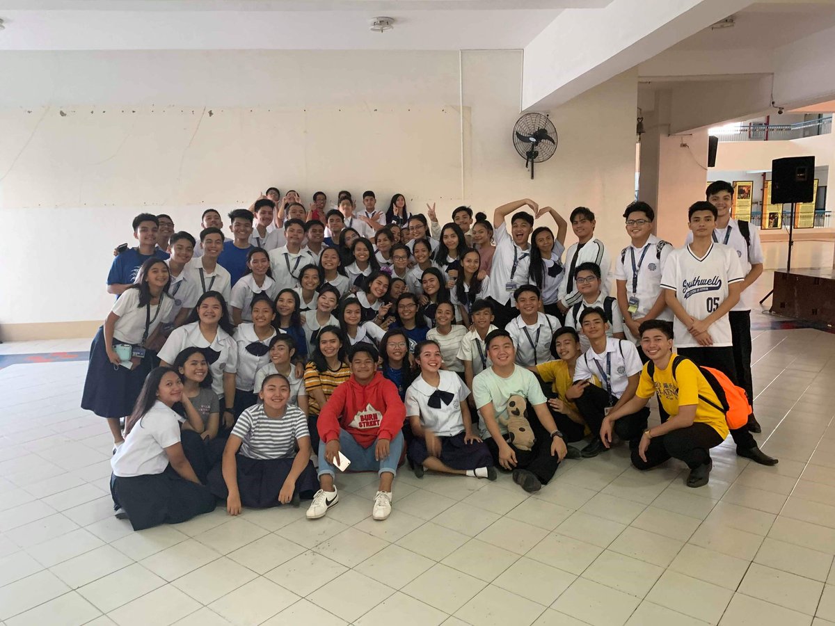 ignvikings's tweet photo. prom partners😍😉☺️💘❤️💚💛💜💝💞💟❣️ @sthwll https://t.co/0AQgNfx2KG
