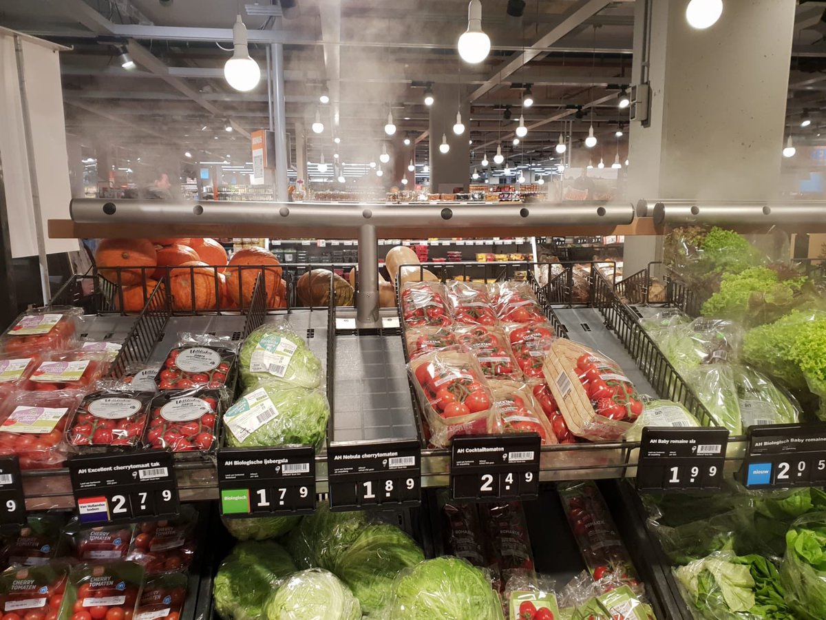 rraidt's tweet image. Beste @albertheijn mooi die nieuwe bevochtigers maar jammer dat dit niet de plastic verpakte groente bereikt #jammer #milieu