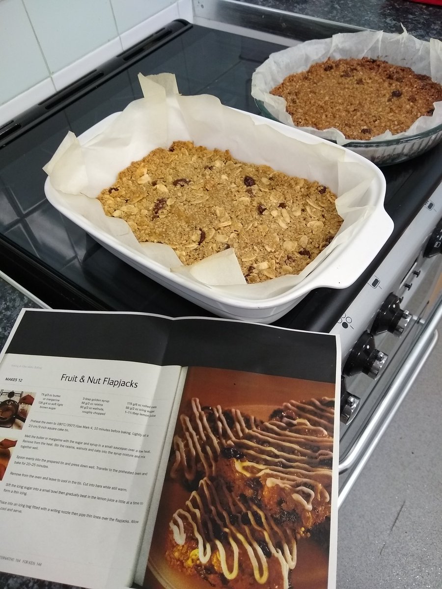Mettlpt's tweet photo. Todays baking group, fruit flapjack, sometimes you just need to make receipes from your childhood!!!! @Mettlpt @LPTnhs #fridaybake #TimetoTalk #meaningfulactivity #WellbeingMatters https://t.co/SCVmB8Ry3J