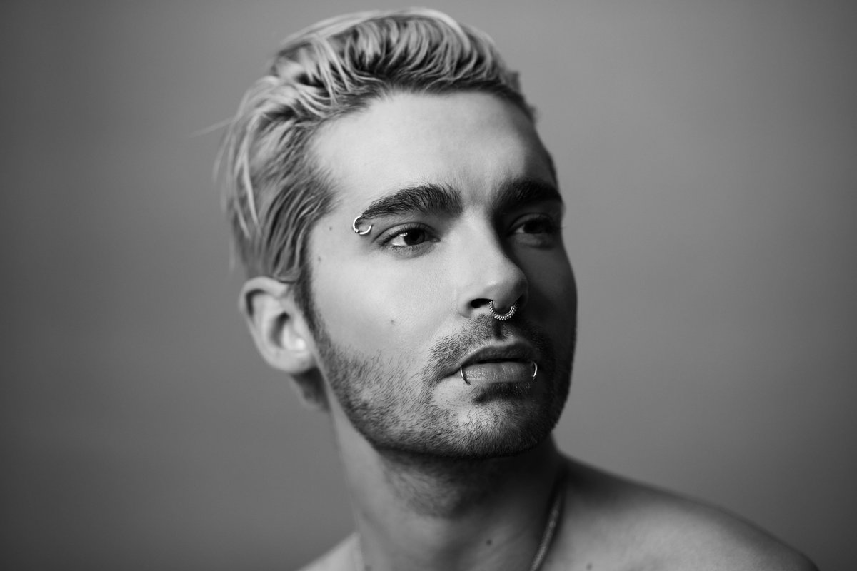 Noisey Deutschland (@noisey_de) on Twitter photo Kunst und Kopfkrieg: Bill Kaulitz über Handy-Stress und Gefühlsleere
▶︎noisey.vice.com/de/article/3kg… <a href="/tokiohotel/">Tokio Hotel</a> #tokiohotel #billkaulitz #TomKaulitz #Interview #melancholicparadise Kunst und Kopfkrieg: Bill Kaulitz über Handy-Stress und Gefühlsleere
▶︎noisey.vice.com/de/article/3kg… <a href="/tokiohotel/">Tokio Hotel</a> #tokiohotel #billkaulitz #TomKaulitz #Interview #melancholicparadise
