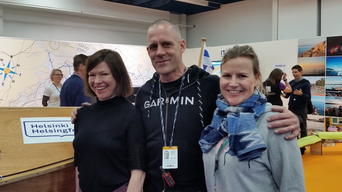 helsinkibiz's tweet photo. Kesä tulossa &amp; uutta luvassa Helsingin saaristossa! #MeriHelsinki-lähettiläät apulaispormestari @AnniSinnemaki, soutaja-palomies Jari Saario &amp; merellisen strategian projektipäällikkö @Minttupe #Venemessut2019-fiiliksissä. #Vene19Båt #Helsinki https://t.co/Ei41f0XR2O https://t.co/POtlnuaUd8