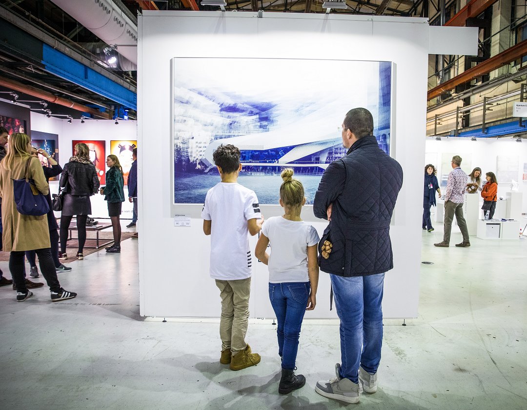 AAFNETHERLANDS's tweet image. #flashbackfriday! Wat is leuker dan jonge mensen geëngageerd zien worden met kunst. Kunst verrijkt - en het blijkt kinderen ook nog slimmer te maken! #amsterdam #affordableartfairnl #aafams #kunst #inspiratie