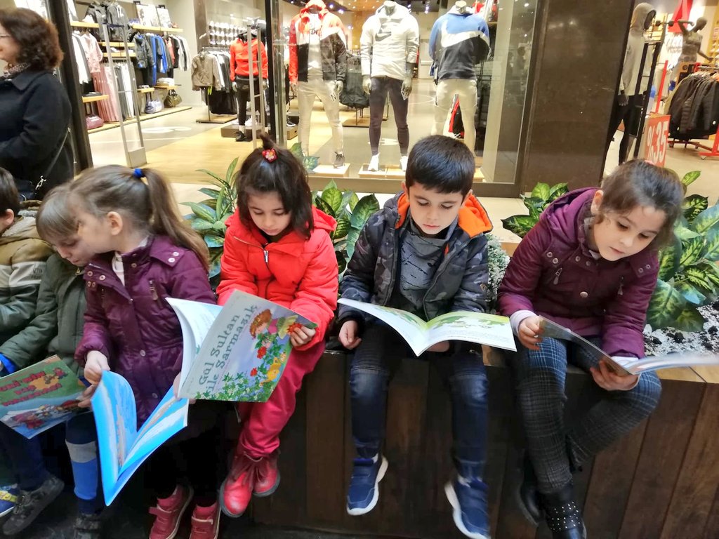 İl Millî Eğitim Müdürümüz Coşkun ESEN, Samsun İçin Okuma Vakti' nin  1.yılı etkinlikleri kapsamında Alışveriş Merkezinde öğrencilerimizle bir araya geldi.  #samsunokumavakti <a href="/CoskunESEN57/">Coşkun ESEN</a>