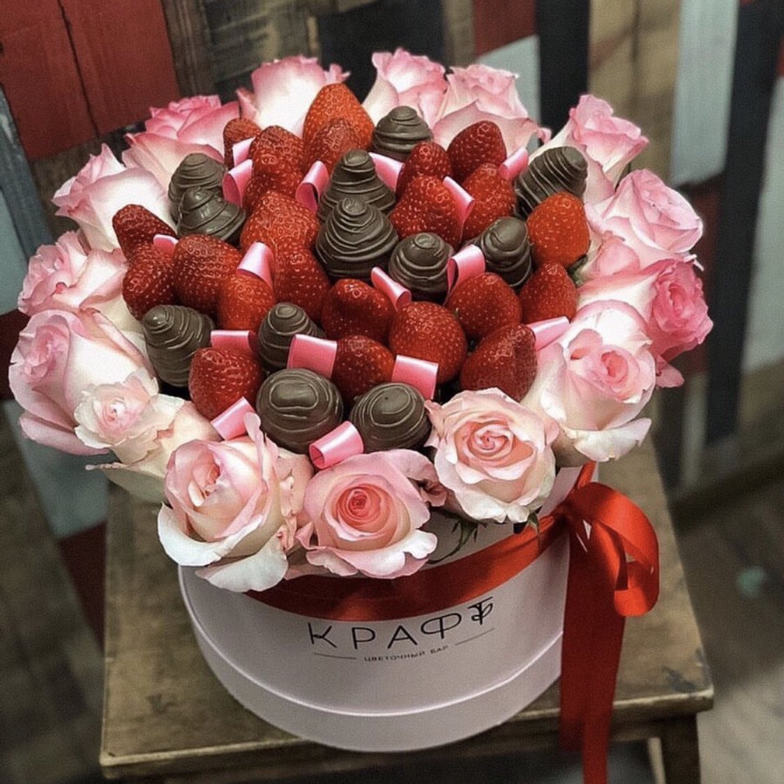 yana_rudish's tweet photo. если бога нет то кто создал это https://t.co/xmIQznpHIk