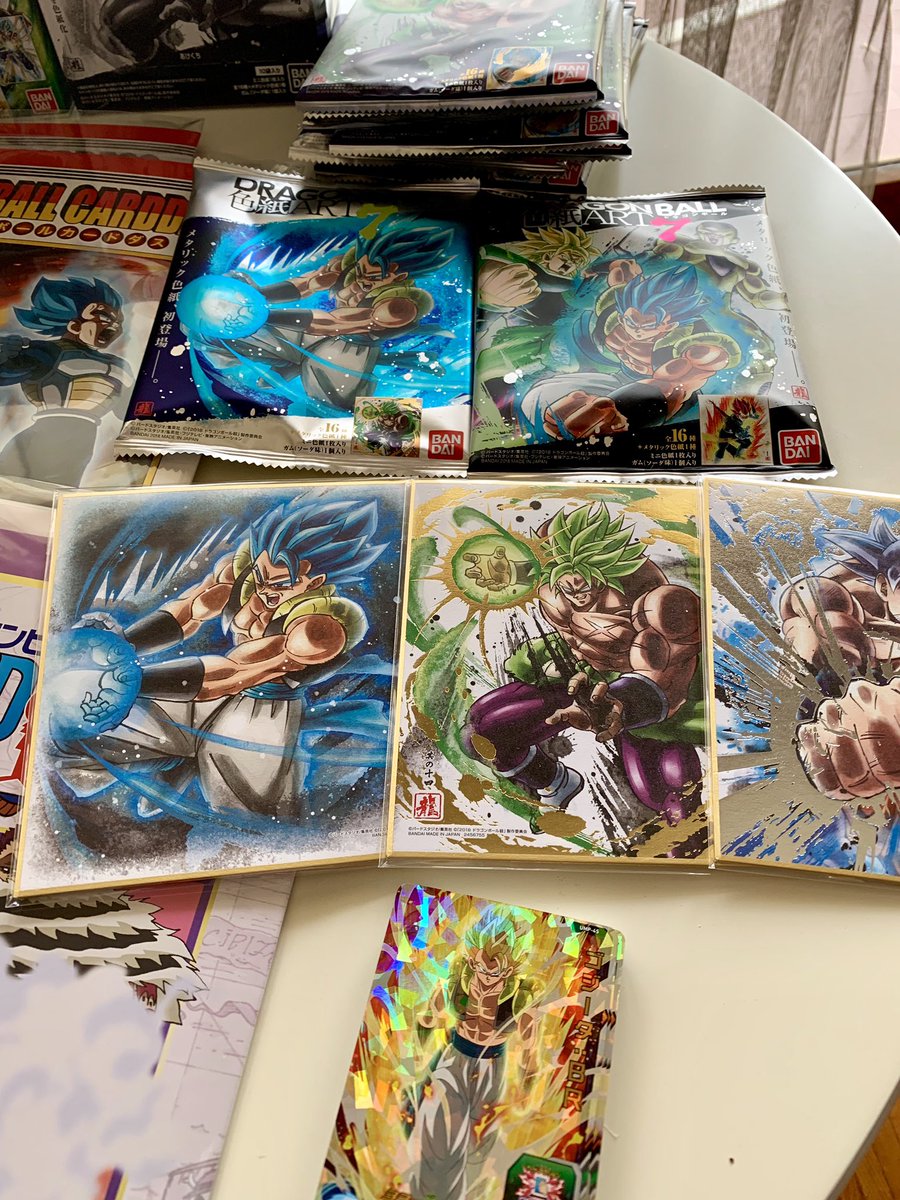 Otakhearts's tweet image. Hello a tous !! 
Petit #arrivage avec pas mal de choses !! Notamment feuillet #cardass #DragonBallSuperBroly #SDBH #Shikishi #UM4 #UM6 en #SuperDragonBallHeroes 
Mise à jour sur le site ce week-end !! 
#DBZ #otakhearts #Broly #Gogeta