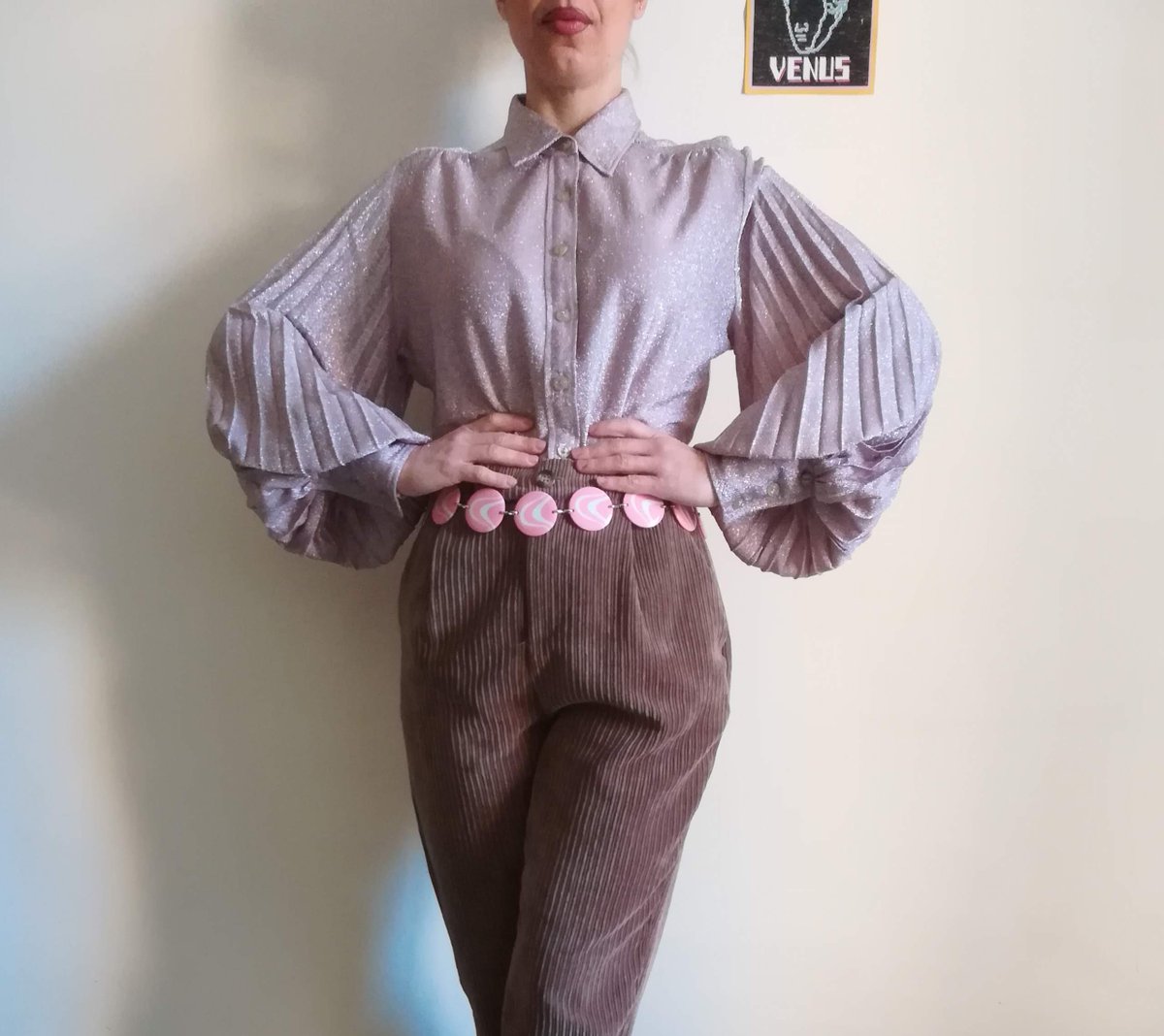 presquenew's tweet photo. 70s Accordion Sleeve Blouse
https://t.co/B1FQIuWtXr
#presquenew #vintage #70s #vintage70s #disco #discoblouse #pink #accordion #70sshirt #vintagelove #vintageshop #vintagelovers #etsy #etsyshop #etsyseller #etsylove #depop #depopseller #depopmarket #depoplove #vintagstore https://t.co/2yNxw2sEOM