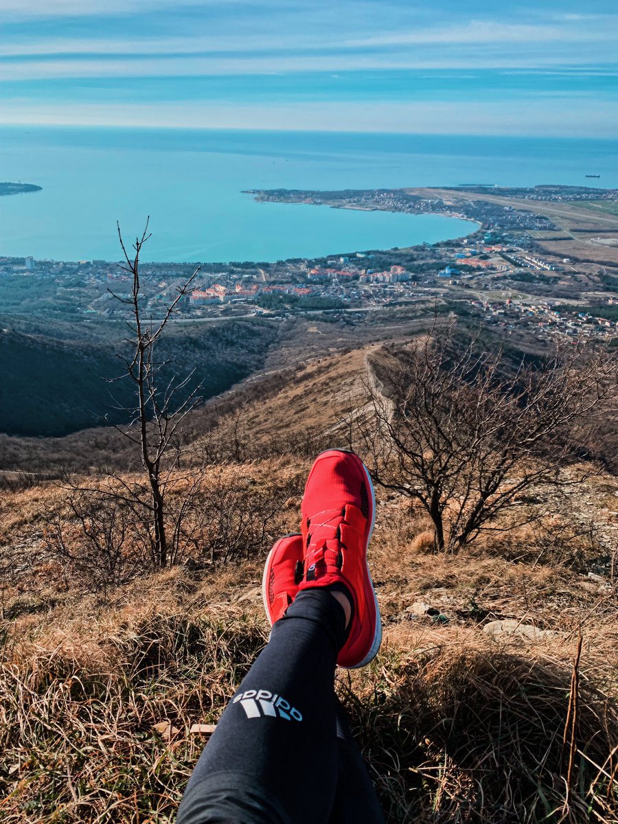 Two weeks spent in Gelendzhik were sunny ☀️ and warm!
Time to move on 😉✈️
Ahead of an interesting season😍
Today we’re going to Madeira ⛰🏃🏼‍♀️🙌🏻 #adidasTERREX #livewithoutlimits #infinitetrailswch19 #skyrunning #sws19  #trail  #redbullrussia #redbull #Electrolux #Electrolux4Sport
