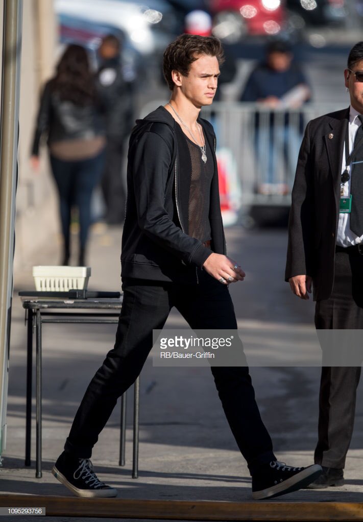 DailyUpdatesWDW's tweet photo. 『NEW』 

Some candids of the boys yesterday before Kimmel! (4/7) 

©️gettyimages 

#BestFanArmy #Limelights #iHeartAwards https://t.co/Pp6yhIU3SG