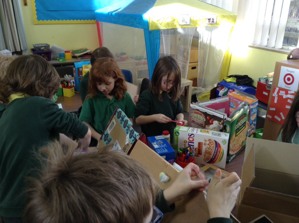 LibeMrBarry's tweet image. This week we applied our learning throughout our Houses and homes topic to create models of our dream homes.