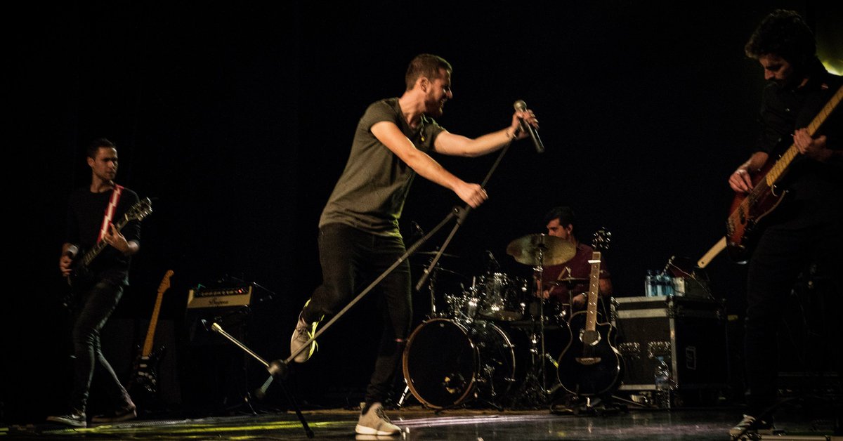 javiermatia_of's tweet photo. Recordad que mañana tenemos una cita a las 23:30 H en el @faraycafeteatro !!!! Os espero a todos!! #concierto #electrico #bandon #pichones #faray #JavierMatia #TourEntrarEnBatalla2019 https://t.co/3nieaytLCH