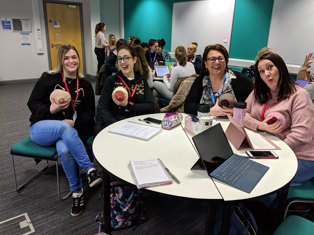 RhianEastham's tweet photo. #maximisingbreastmilk at uni 😍 https://t.co/JRaLzkO91F