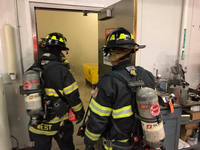 BeloitFire's tweet image. We responded to a commercial fire at Kettle Foods around 3 a.m. today. Fire is out &amp;amp; no one was injured. More info available here: facebook.com/BeloitFireDepa…