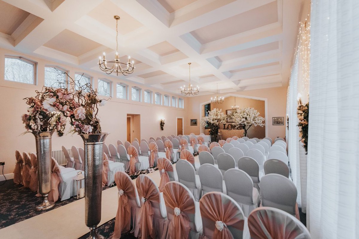 TheVillaLevens's tweet image. Razzle Dazzle Events pulled out all the stops to transform our Brettargh Suite at the end of 2018 for a spectacular wedding! 💒
Our function rooms can be dressed to suit any theme or colour scheme. To book a show-round, call 01539 980 980☎️ 
📸 @LadybirdPhotog1  @LakesWedding
