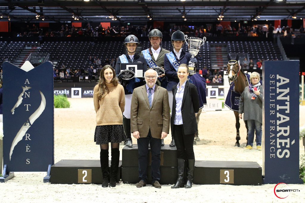 JumpingBordeaux's tweet photo. 🇫🇷WoW 😮 L’équipe Georgette mag ( Alice Weill, Camille Thomas Fuzeau et Franck CURTI) s’empare du Championnat Antares des partenaires.
@Georgette_Mag #jumpingBordeaux #partenaire #antares https://t.co/LrI6d3gPRG