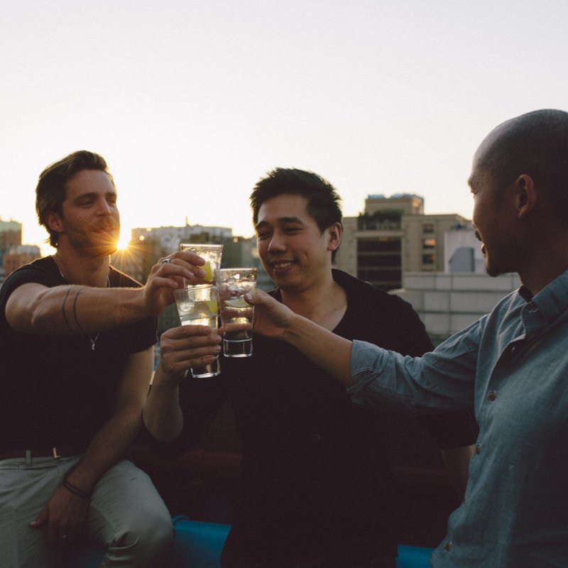 WorldClassSpain's tweet image. Taipei fue uno de los destinos de @CareyWatkins para #WorldClassTheList. En este episodio, @nickwutw guía a nuestro protagonista por la ciudad y  le enseña a preparar un "Homecoming" de @thesingleton. Descúbrelo aquí:  youtu.be/CMcsu4mEs_Y  #MakeitWorldClass #WorldClassSpain