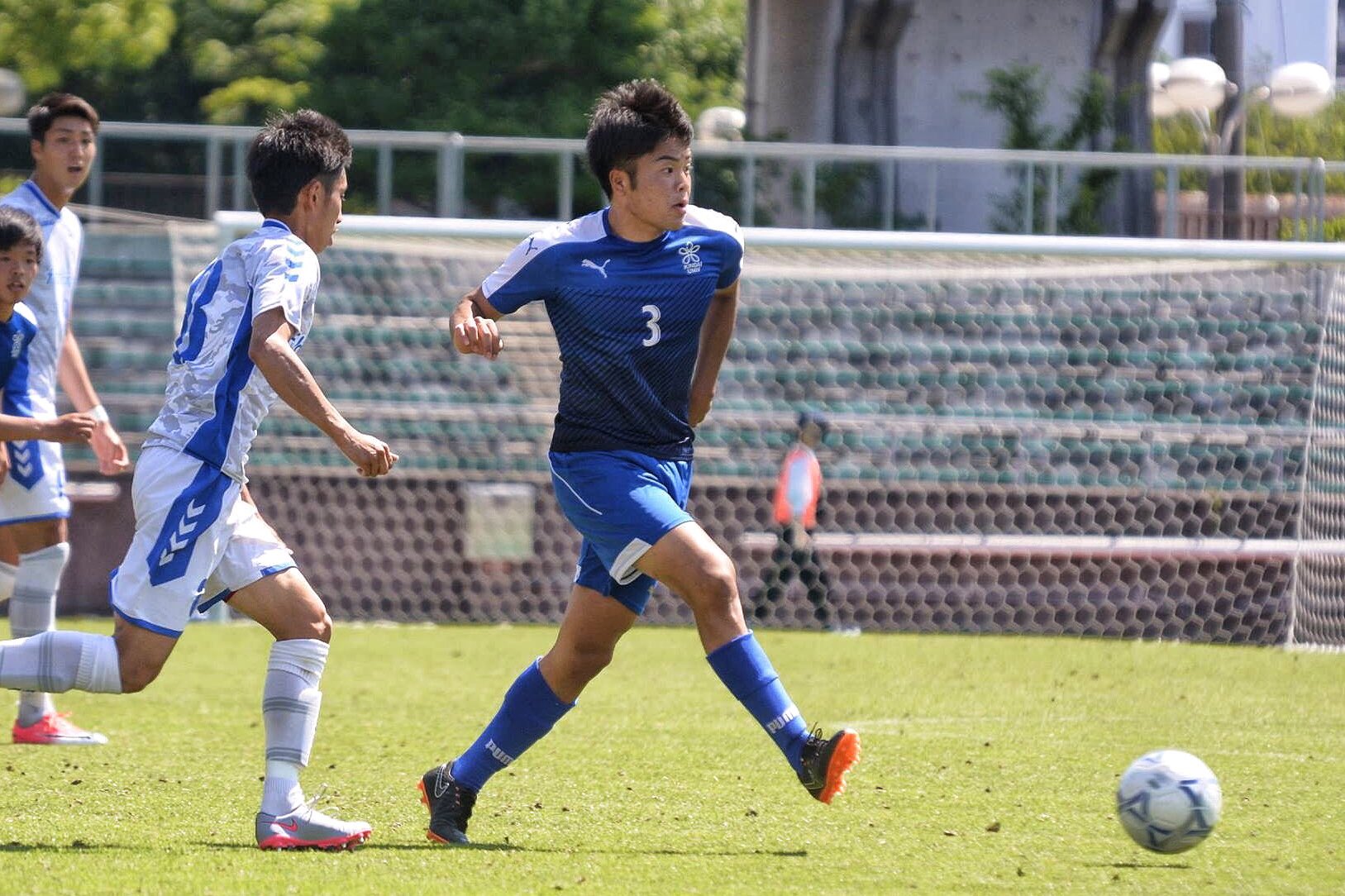 近大スポーツ編集部 サッカー部 第33回デンソーカップチャレンジサッカー堺大会の関西選抜に 川浪龍平 経営3 丸岡悟 経営 3 川畑隼人 経営3 が選ばれました また コーチ尾内伸行は関西選抜の監督にも選ばれました 本大会は3月1日から3月3日