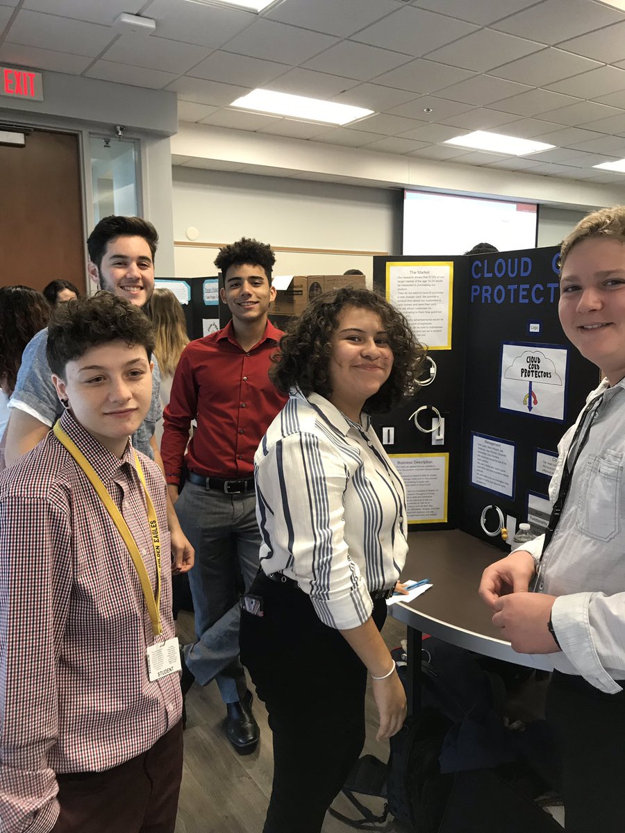 kellywilson4402's tweet photo. FGCU Entrepreneurship Competition is under way! GOOD LUCK CCPS High School Teams. @FGCUEntrepreneurs #CCPSProud #Innovativeteamwork #CCPS_NAF https://t.co/QKUZucI0T6