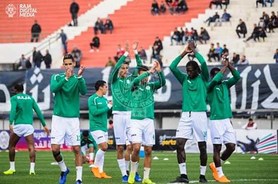 RCAofficiel's tweet photo. ⚽|Pre-Match warm up !
#ESSRAJA
#WeAreRaja https://t.co/6XqhO85Gtg