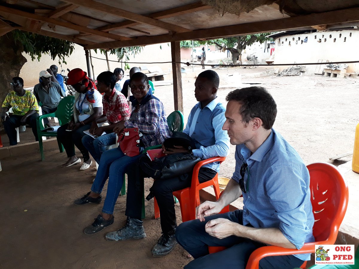 ONG_PFED's tweet photo. La cohabitation société minière-population riveraine ne doit surtout  pas être déconsidérée dans la mise en œuvre de projets miniers. Pour comprendre l'actuelle cohabitation à Bouaflé, les OSC échangent avec la communauté
#Civ225 #CivPaix https://t.co/YdMXQxXjcp