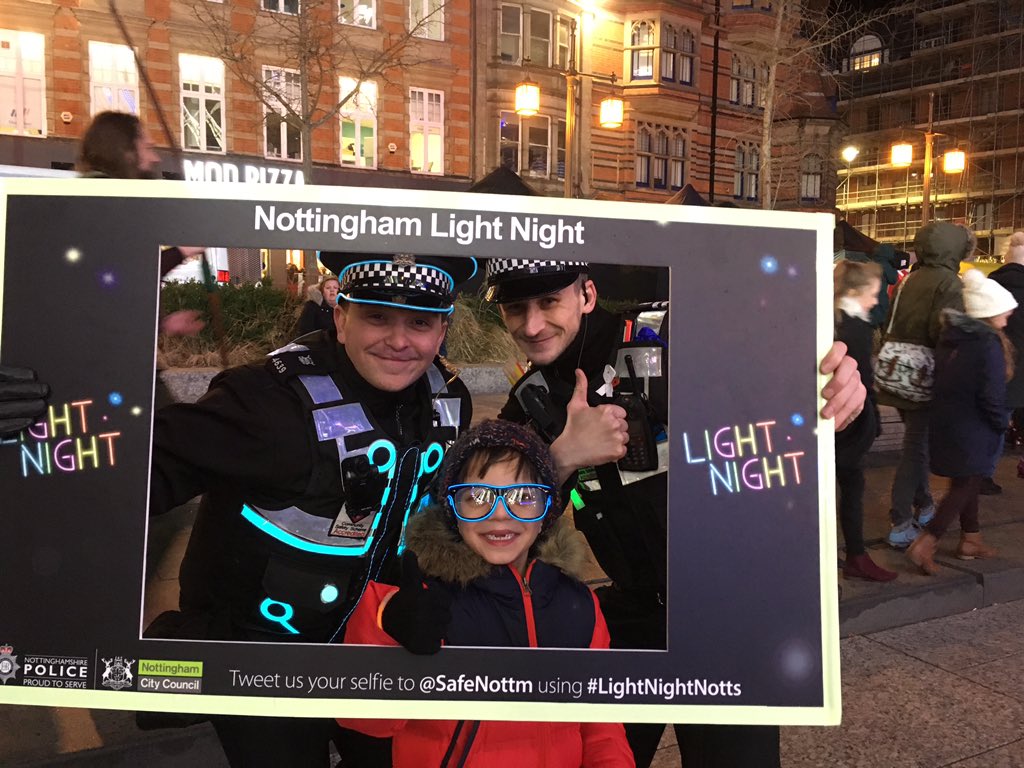 One very happy little boy got to meet @SafeNottm #lightnight CPO’s #LightNightNotts #Nottingham #familyfun