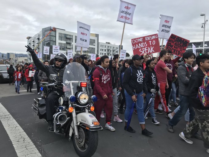 View image on Twitter